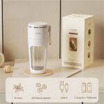 Blender portabil CEOOL prezentat alături de ambalajul original, cu mențiuni despre caracteristici: 10 lame din inox, zdrobește gheața, alimentare USB-C și baterii duble de 1500mAh pentru performanță extinsă.
