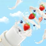 Blender portabil CEool cu lapte, căpșuni și afine pentru smoothie cremos