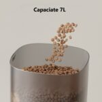 Detaliu al rezervorului hrănitorului automat PAWTY® cu capacitate de 7 litri, ideal pentru mai multe zile de hrănire automată.