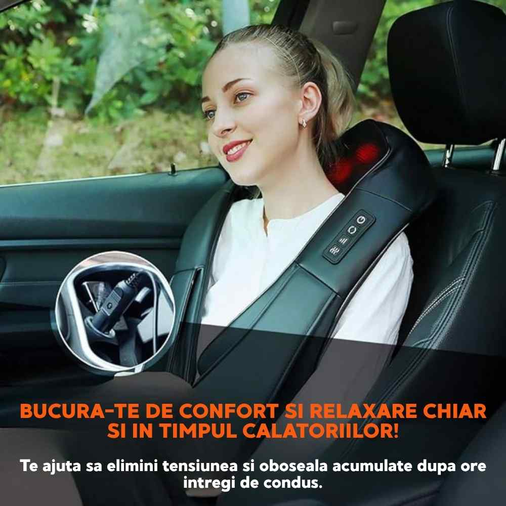 Femeie relaxată în timpul condusului, folosind aparat de masaj pentru gât și umeri în mașină.