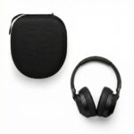 Căști wireless Trevix pliabile alături de husă rigidă de protecție, ideale pentru călătorii și depozitare sigură.