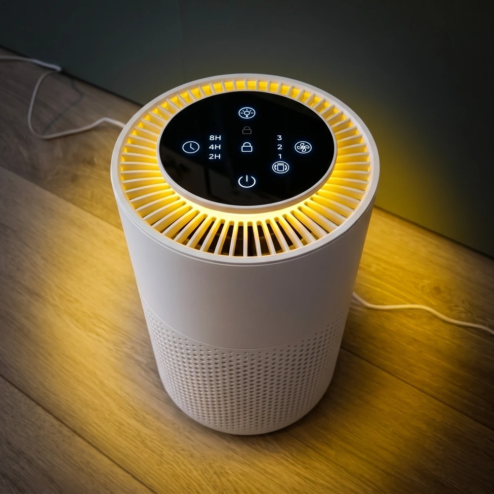 Purificatorul de aer AirBliss cu lumină ambientală caldă, panou tactil iluminat, temporizator 2/4/8 ore, viteză ventilator și indicator verificare filtru.